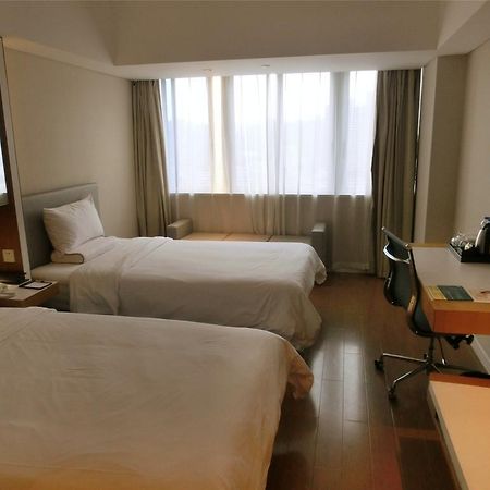 Ji Hotel Guangzhou Zhujiang New Town Extérieur photo